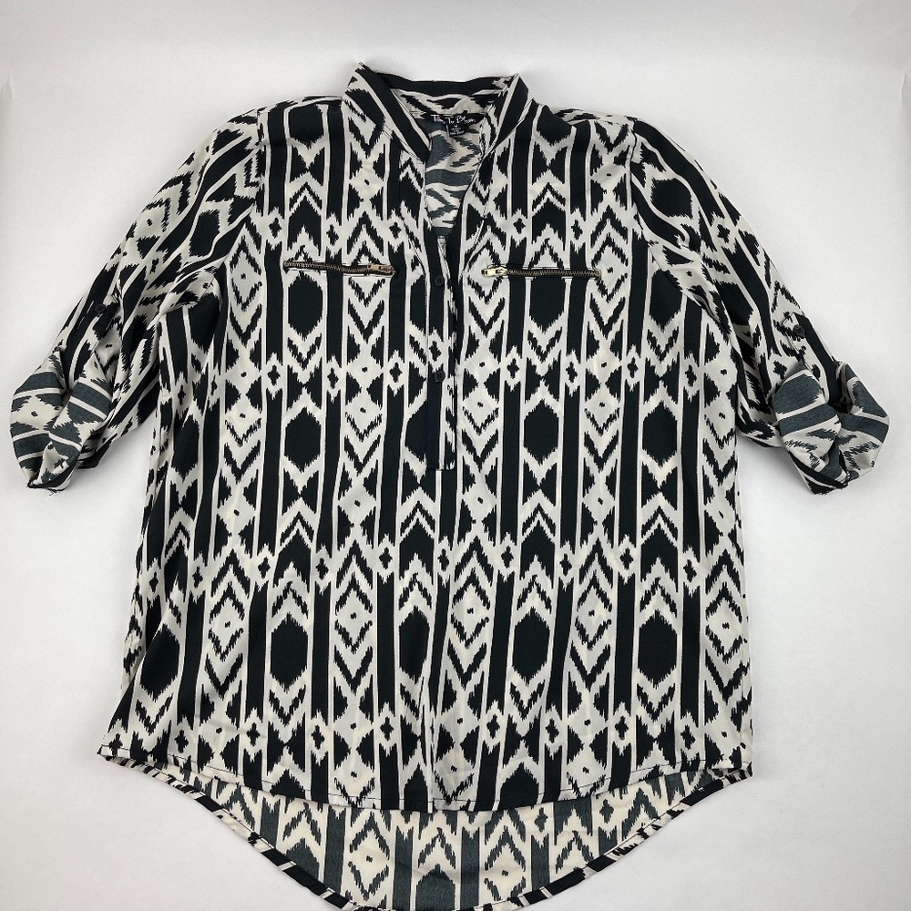 Time To Bloom Blouse Womens Medium Black White Striped Aztec Roll Tab Sleeve